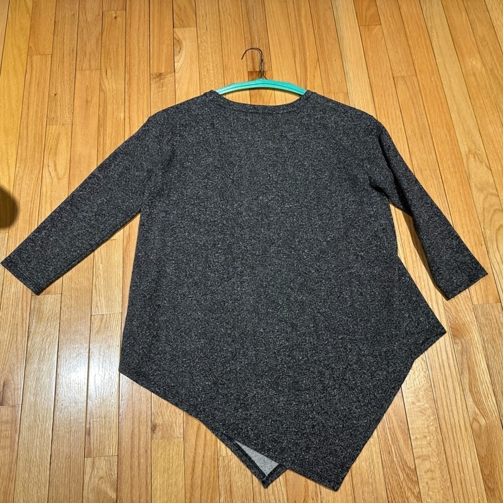 Soft Joie Dark Grey Triangle Sweater Size Medium - image 7